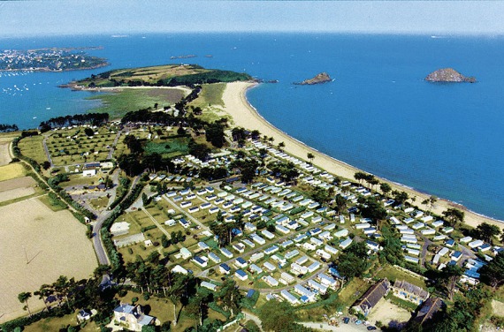 camping-des-chevrets-c-570-376.jpg